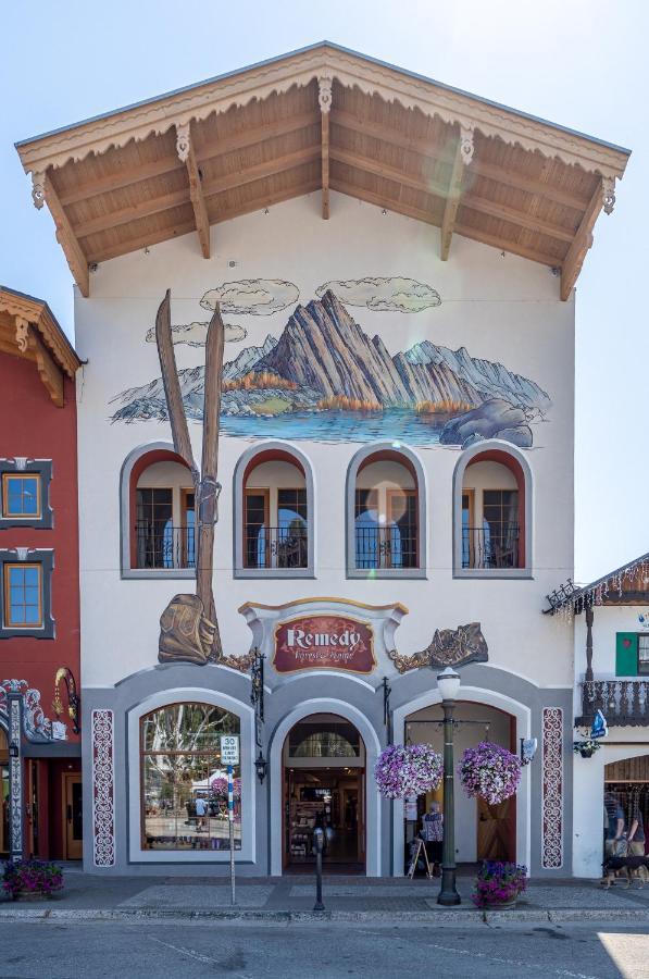 Alpen Dorf Pension レブンワース エクステリア 写真